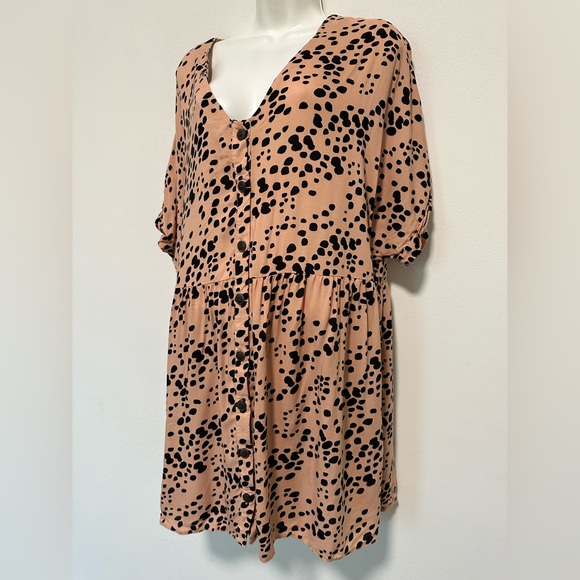 ASOS Design Button Through Tie Side Oversized Smock Mini Dress in Animal Print - Picture 6 of 8